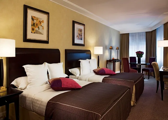 Warwick Champs-elysées