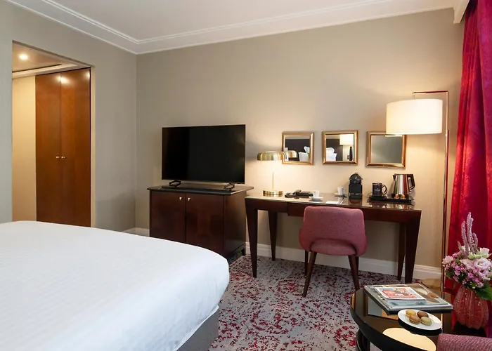 Warwick Champs-elysées