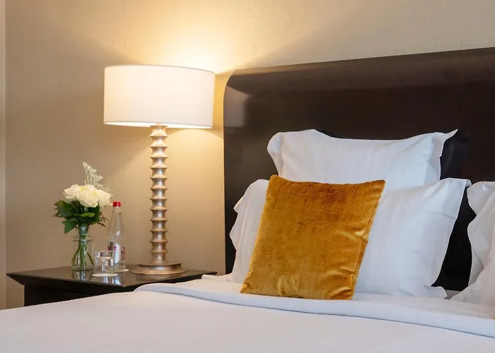 Warwick Champs-elysees فندق