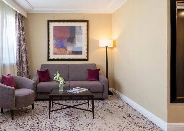 Warwick Champs-elysees 4* باريس