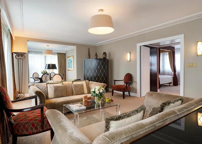 Warwick Champs-elysees 4* باريس
